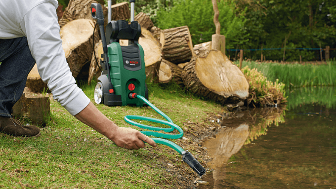 Bosch Aquatak 130 Basınçlı Yıkama 130 Bar + Oto ve Ev Yıkama Kiti