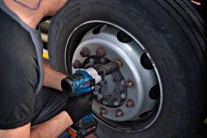 Bosch GDS 18V-1050 H Akülü Darbeli Somun Sıkma Makinesi 18 Volt 5 Ah